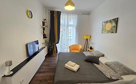 S2 Sunshine Apartment Balcony